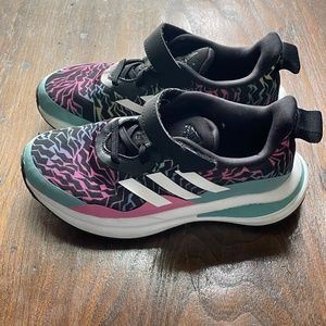 ADIDAS FORTARUN GIRLS’ RUNNING SHOE SIZE 1